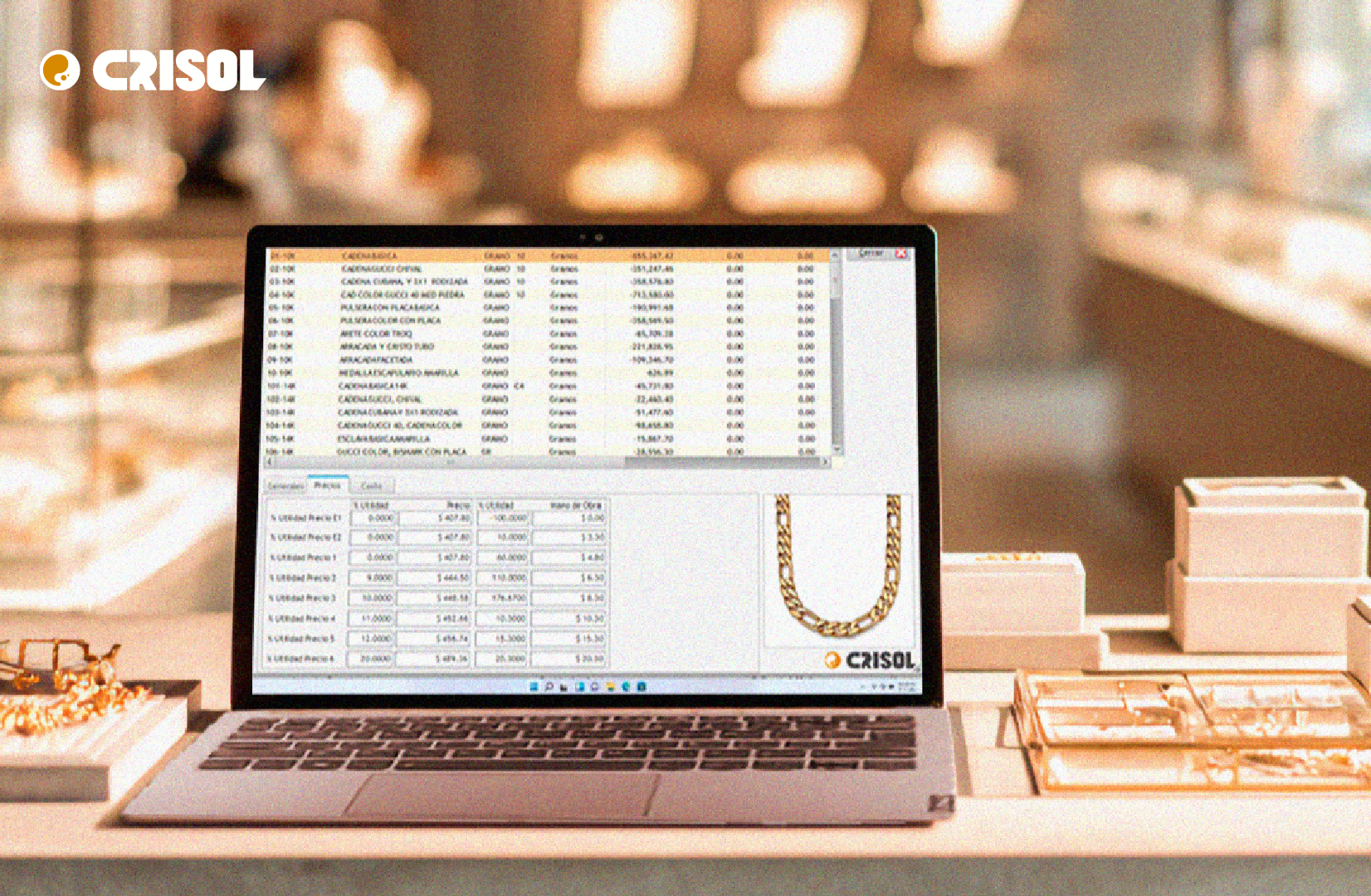 Laptop con el módulo de inventarios de Crisol mostrando un listado detallado de productos y existencias dentro de una joyería.